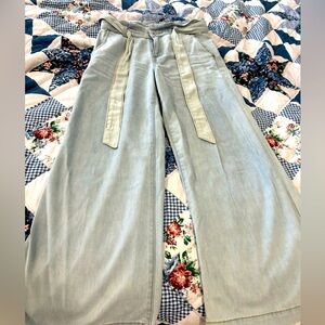Cute wide leg light denim pants
